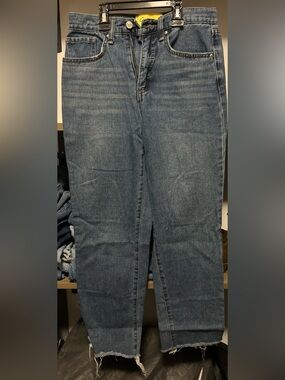 Women’s Ankle-Length Straight Jeans in Medium Blue